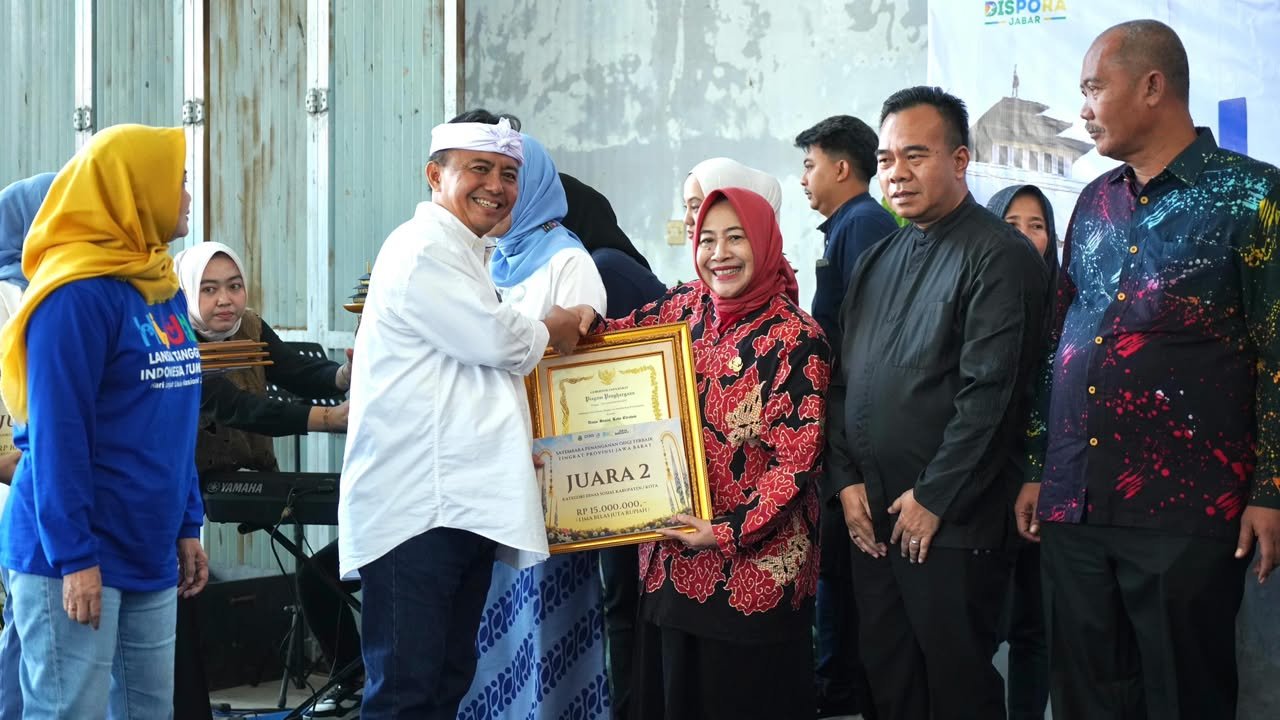 PENYERAHAN PENGHARGAAN SAYEMBARA PENANGANAN ODGJ TERBAIK TINGKAT PROVINSI JAWA BARAT TAHUN 2026