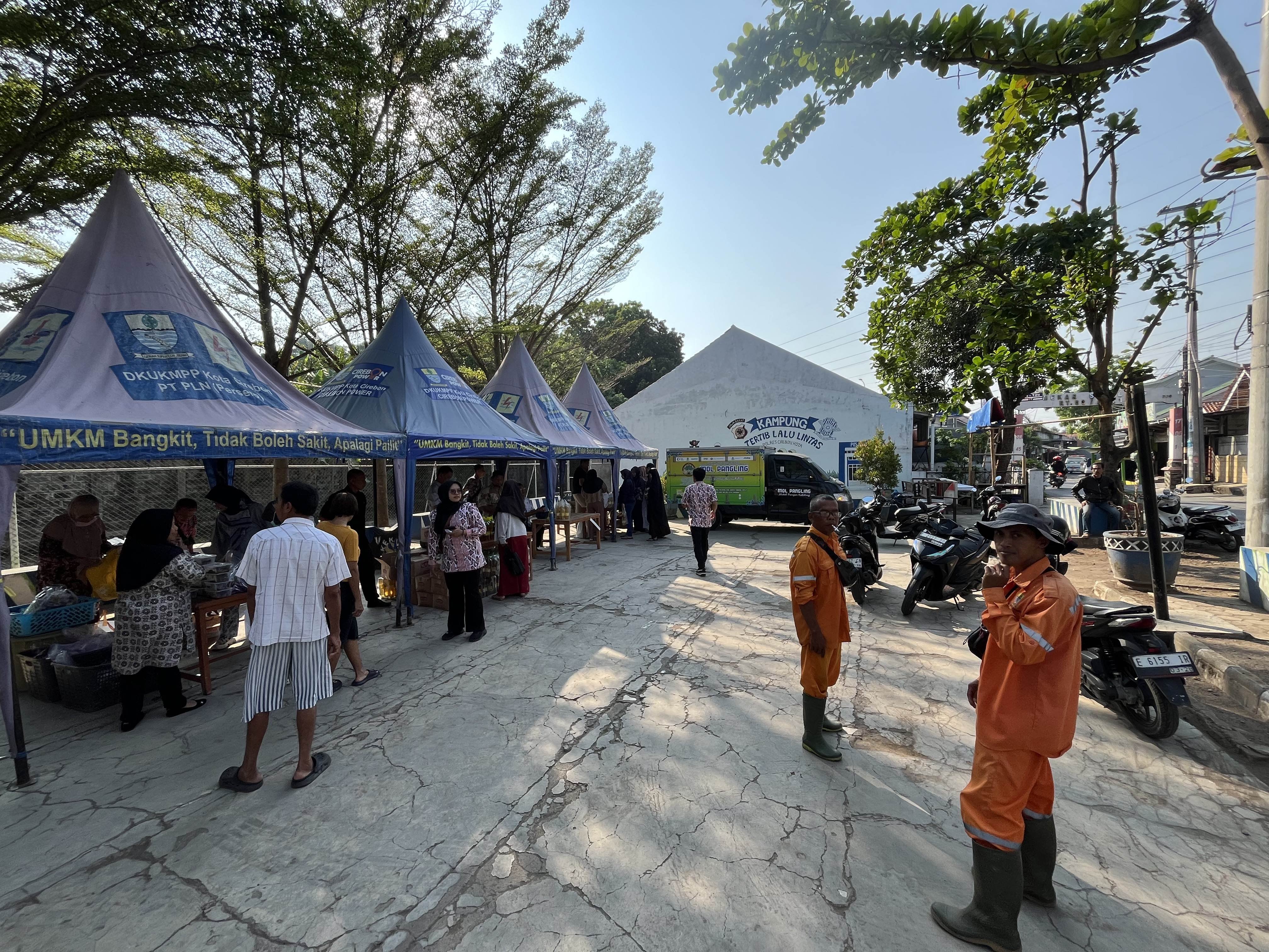 Mall UKM Klemprakan : Bazaar Kebutuhan Pokok Masyarakat Digelar di Kelurahan Karyamulya