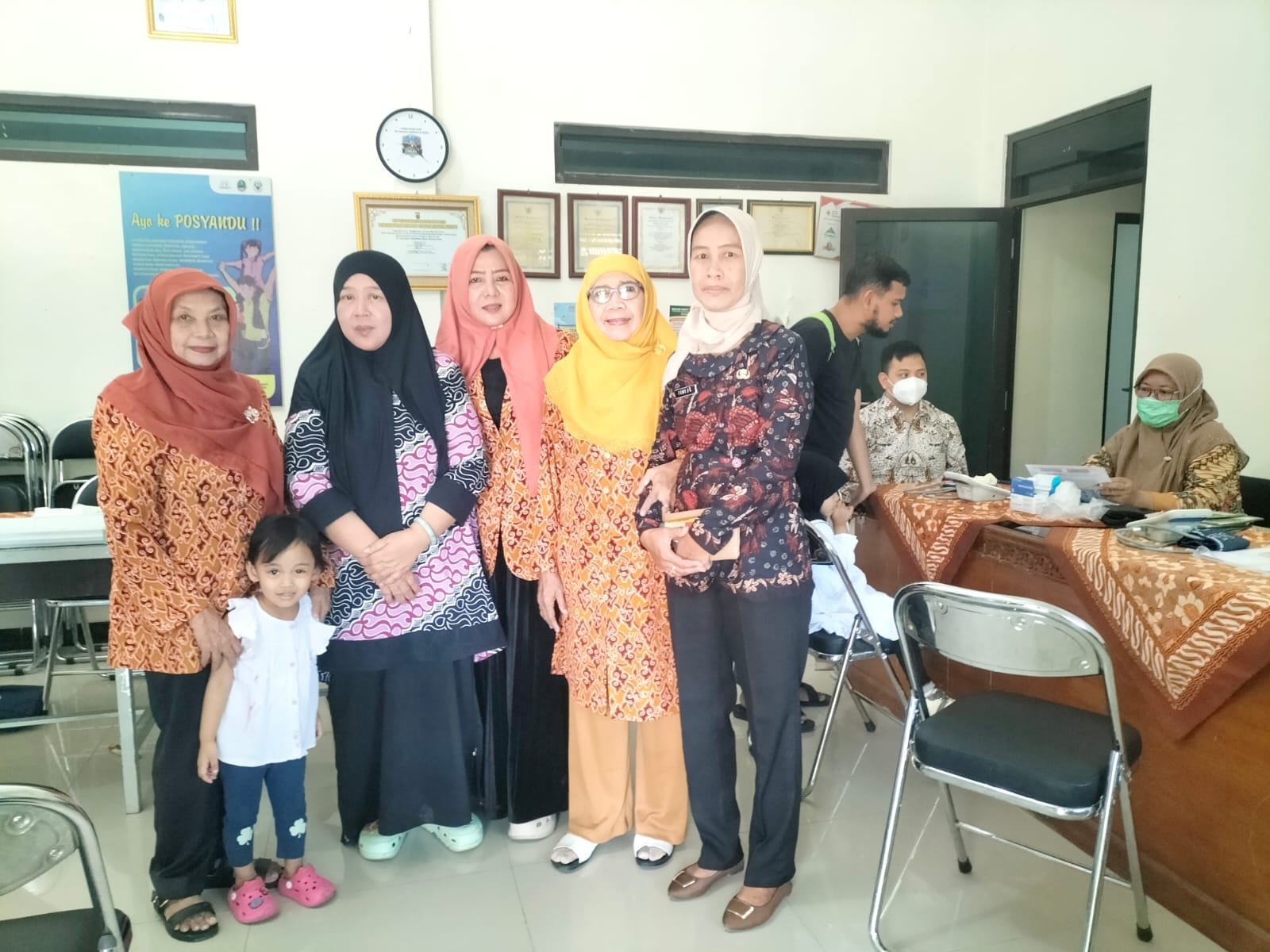 Monitoring Kegiatan Posyandu di Bapermas RW 04 Darmamukti Kelurahan Kecapi